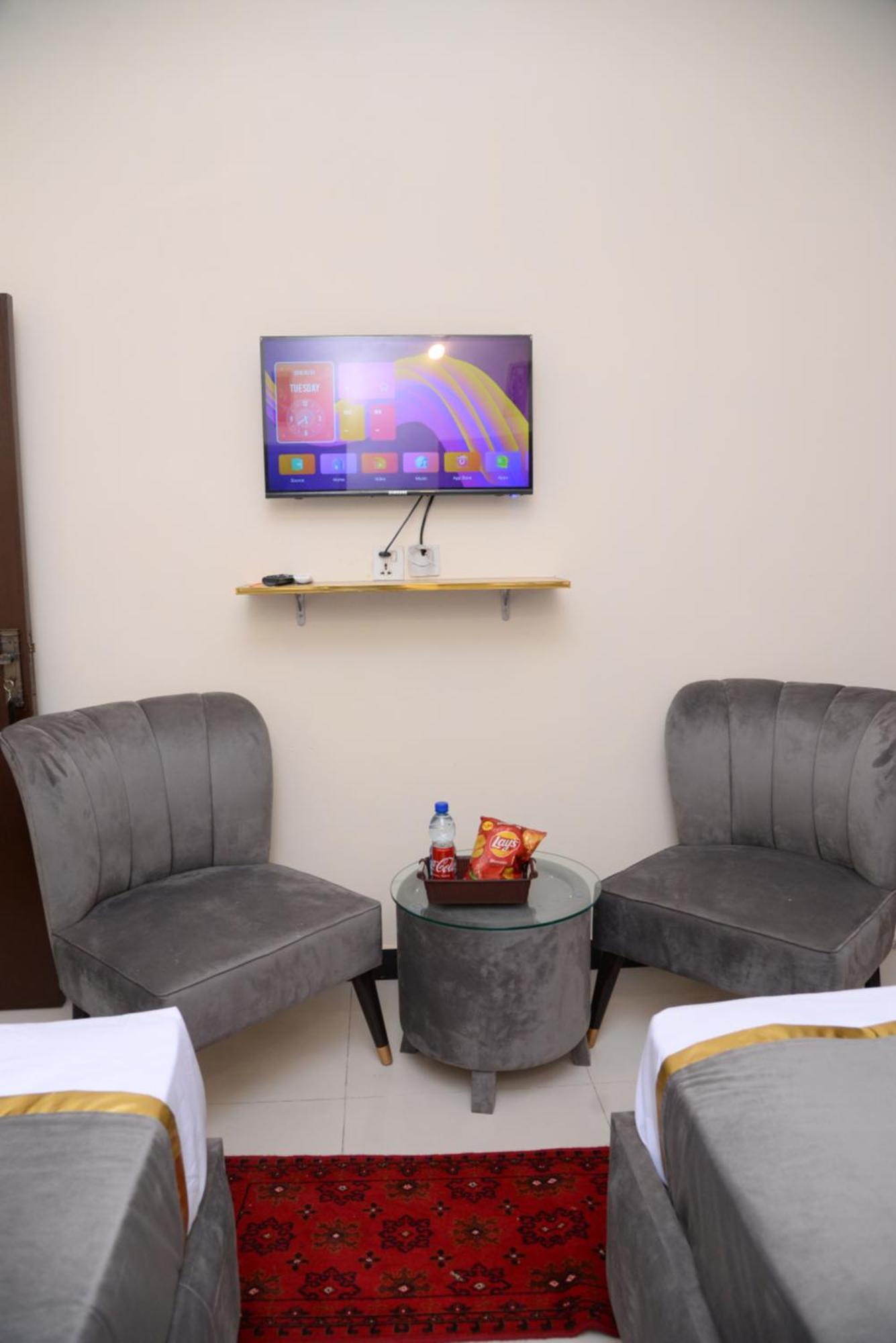 Go Room Hotel Lahore Exterior foto