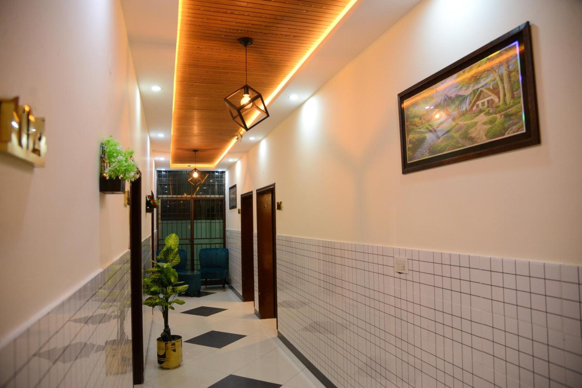 Go Room Hotel Lahore Exterior foto