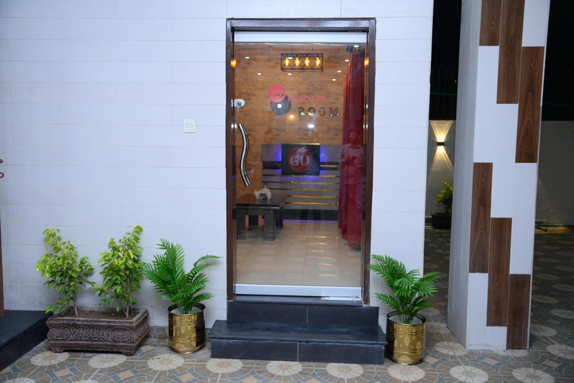 Go Room Hotel Lahore Exterior foto